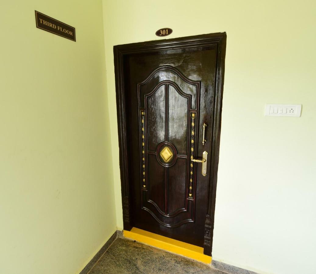 Sree Service Apartments Tirupati Buitenkant foto